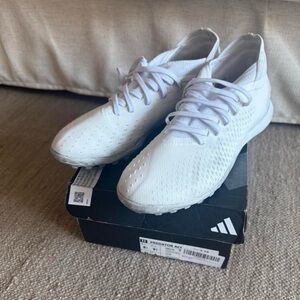 Adidas Predator White Turf Soccer Shoes  Men 8.5 / Women’s 9.5